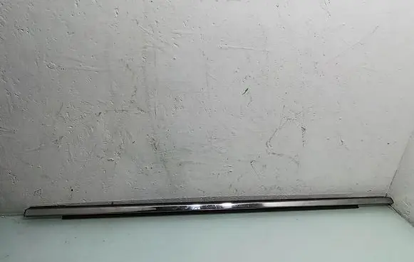 Dodge Grand Caravan Door glass trim 