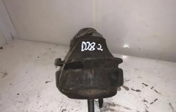 Volvo S60 Engine mount bracket 8683936 D282