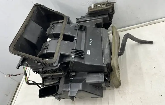 Mercedes-Benz Vito Viano W639 Interior heater climate box assembly a6394461229