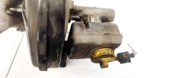 Volkswagen Golf IV Master brake cylinder 21027099