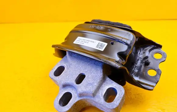 Skoda Kodiaq Engine mount bracket 5QA199555G