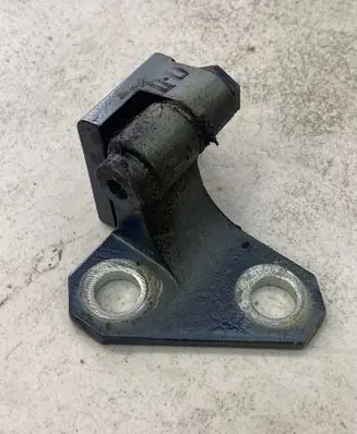 Volkswagen Golf V Front door upper hinge 1K0831402M A046124