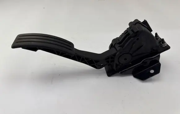 Renault Logan I Accelerator throttle pedal 8200386506D