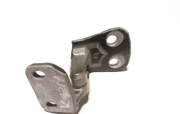 Land Rover Discovery 3 - LR3 Front door lower hinge BDB780071 AA8SA