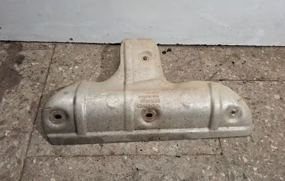 Volvo XC70 Exhaust heat shield 30757440