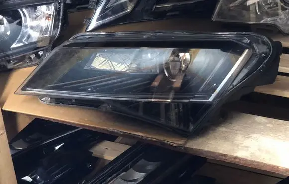 Skoda Superb B8 (3V) Headlight/headlamp 3v1941015b 1zs011939-25