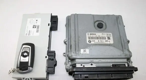BMW 5 F10 F11 Engine ECU kit and lock set 8511385