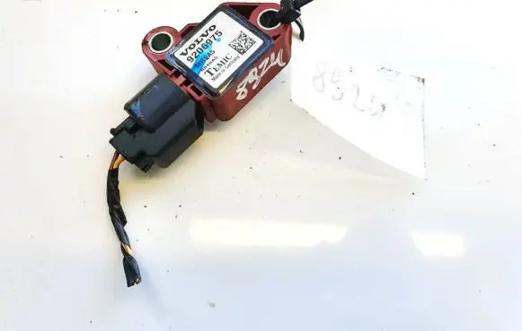 Volvo V50 Airbag deployment crash/impact sensor 9206975 8840a5