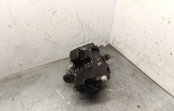 BMW 5 E60 E61 Fuel injection high pressure pump 0445010073