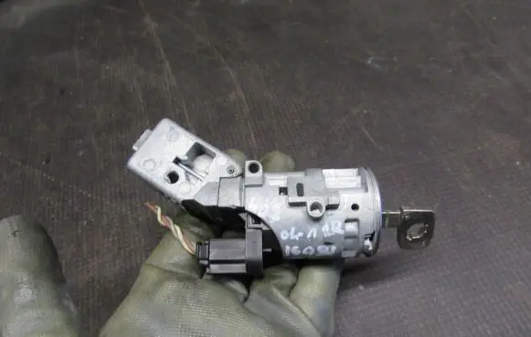 Peugeot 407 Ignition lock