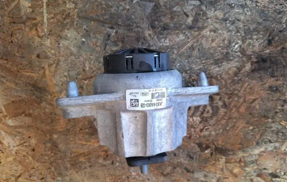 Land Rover Range Rover Velar Engine mount vacuum valve JK83-6A003-GB