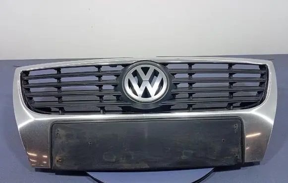 Volkswagen PASSAT B5.5 Front grill 3C0853651