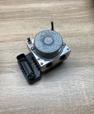 Toyota Prius (XW50) ABS Pump 11304041030 4451047070