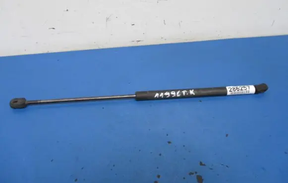 Volkswagen Golf III Shock absorber/damper mounting bracket 