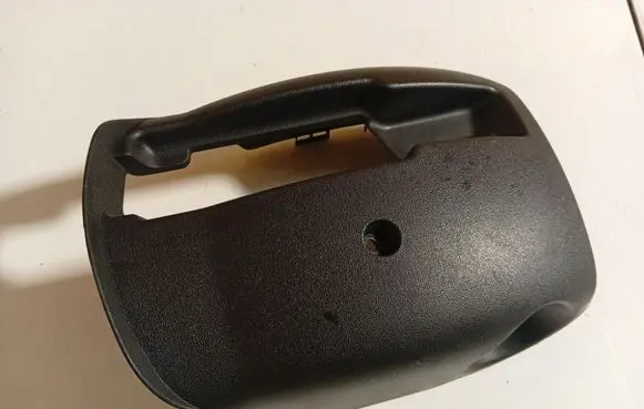 Hyundai i30 Steering wheel column trim