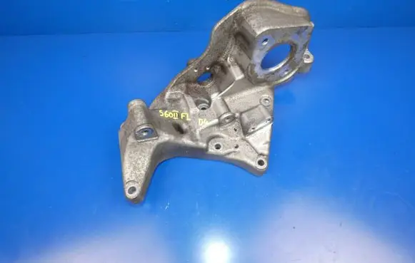 Volvo S60 Generator/alternator bracket 31401103