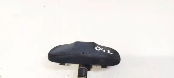 Volkswagen Touran I Windshield washer spray nozzle 1t0955985