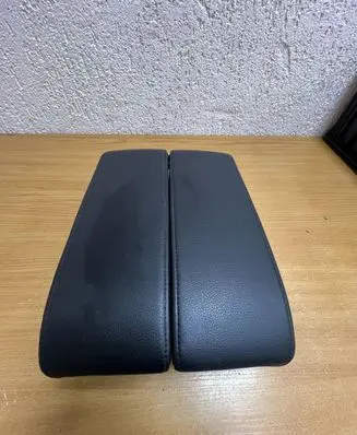 Jaguar XF X250 Armrest 1225324 F5624