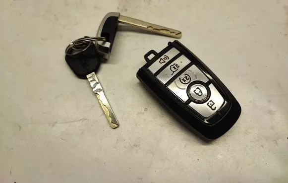 Ford Explorer VI Ignition key/card JL1T15K601BB