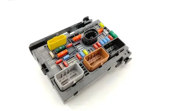 Peugeot 3008 I Fuse module 9807028580