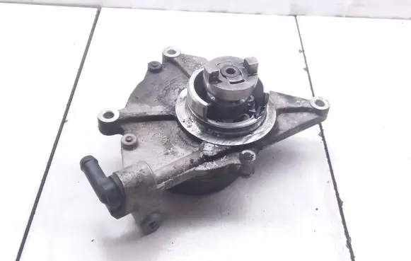 KIA Sorento Vacuum pump 288104A402