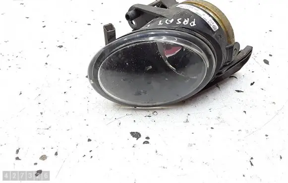 Volkswagen PASSAT B6 Front fog light 3c0941700b