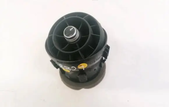 Audi A1 Dash center air vent grill 8X2820951