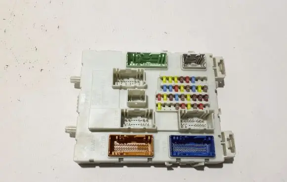 Ford Kuga II Fuse module F1FT14A073EF