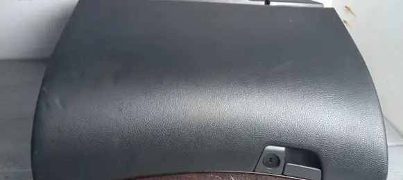Volvo S40, V40 Glove box