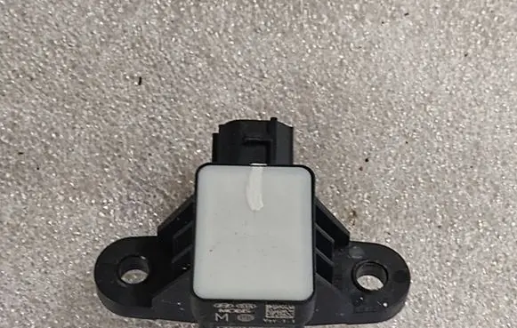 Hyundai Ioniq Airbag deployment crash/impact sensor 170503P00053F1