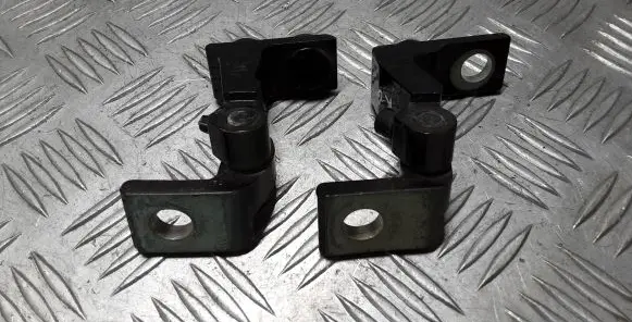 Rear door hinge set