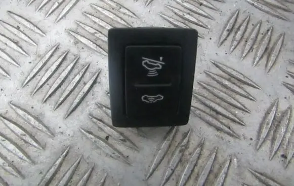 Volkswagen Touareg I Alarm switch 