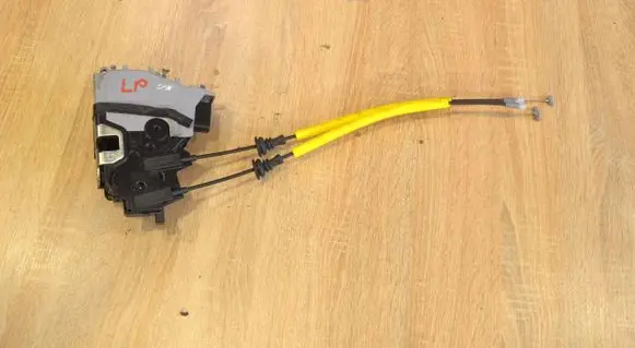 KIA Stinger Front door lock 