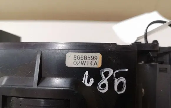 Volvo V70 Wiper turn signal indicator stalk/switch 8666599 02W14A
