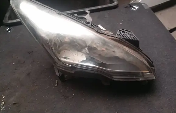 Peugeot 5008 Headlight/headlamp 89907702 9805505580
