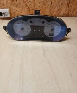 Renault Megane I Speedometer (instrument cluster) 216585928 8200038777 2657282A