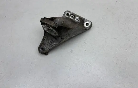 Audi Q7 4L Engine mounting bracket 7L8199307B