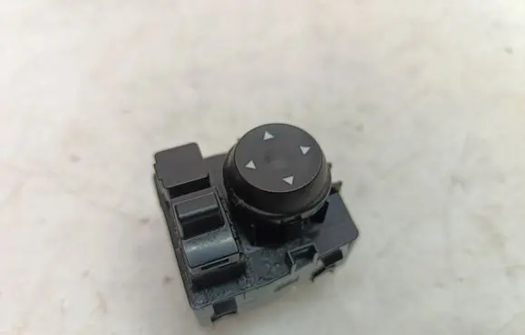 Hyundai i20 (BC3 BI3) Wing mirror switch 93530BV000