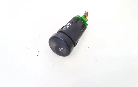 Tailgate opening switch