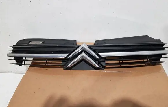 Citroen C5 Quarter panel pressure vent 9636751980
