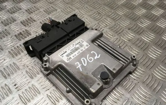 Opel Insignia A Engine control unit/module 55577619 0281017453 55575349