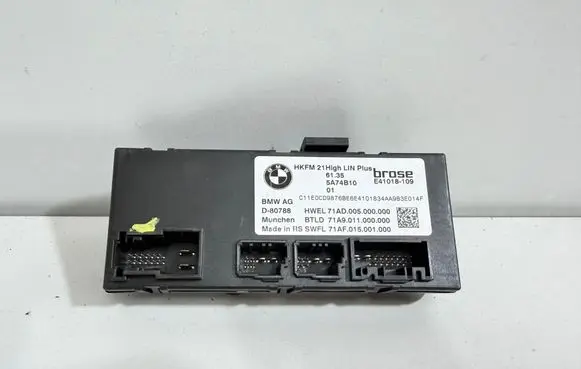 BMW X5 G05 Tailgate/trunk control unit/module 5A74B10 5B529E4