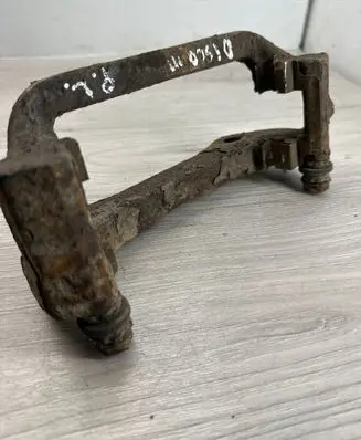 Land Rover Discovery 3 - LR3 Front Brake Caliper Pad/Carrier 