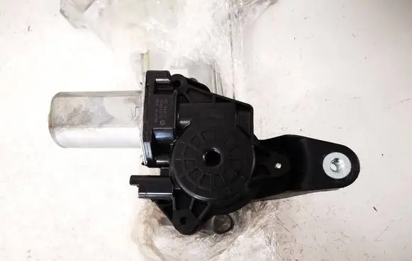Nissan Qashqai Rear door window regulator motor GB558LC