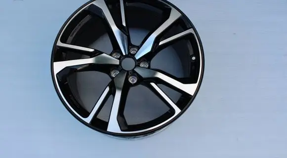 Nissan 370Z R19 alloy rim 6GG3B