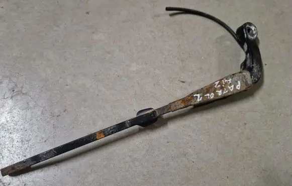 Nissan Patrol Y61 Rear wiper blade arm
