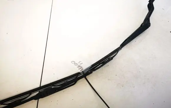 Volvo S40, V40 Front wiper blade arm