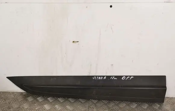 Suzuki Vitara (ET/TA) Front door trim (molding)