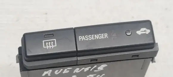 Toyota Avensis T250 Windscreen/window heater switch 8479005130 MS27AA00634