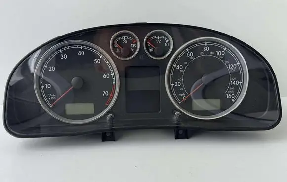 Volkswagen PASSAT B5.5 Speedometer (instrument cluster) 110280198 CE0682